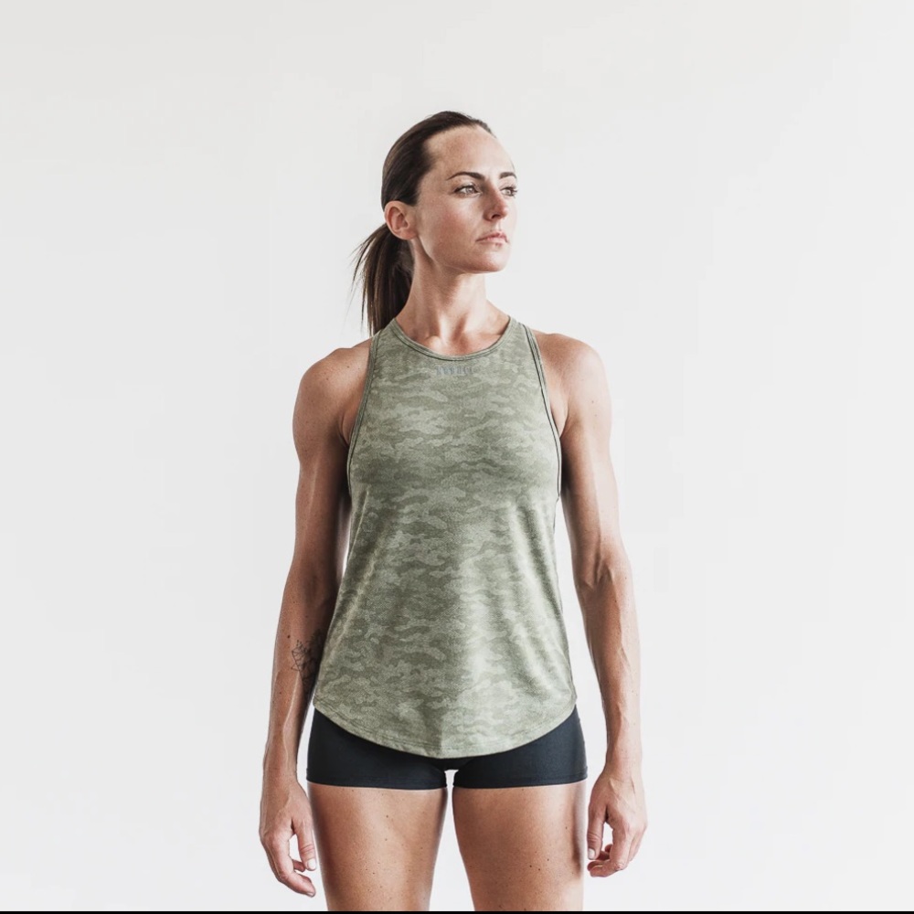 Women’s Lightweight Textured Tank (Camo)